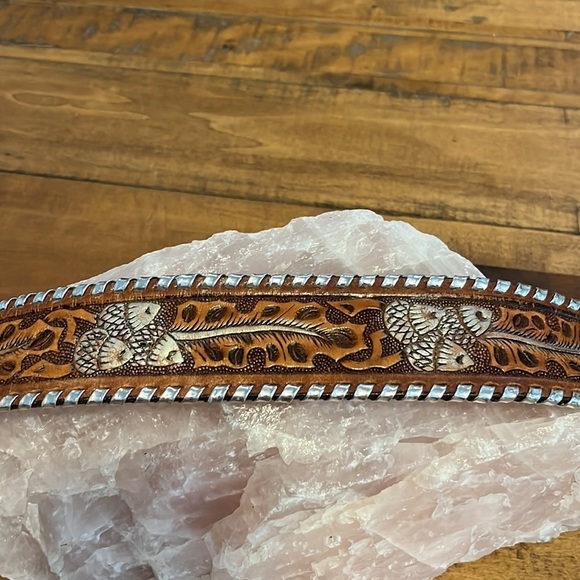 𝅺western belt, see measurements, beautiful tooled acorn design, good condition - Picture 4 of 6